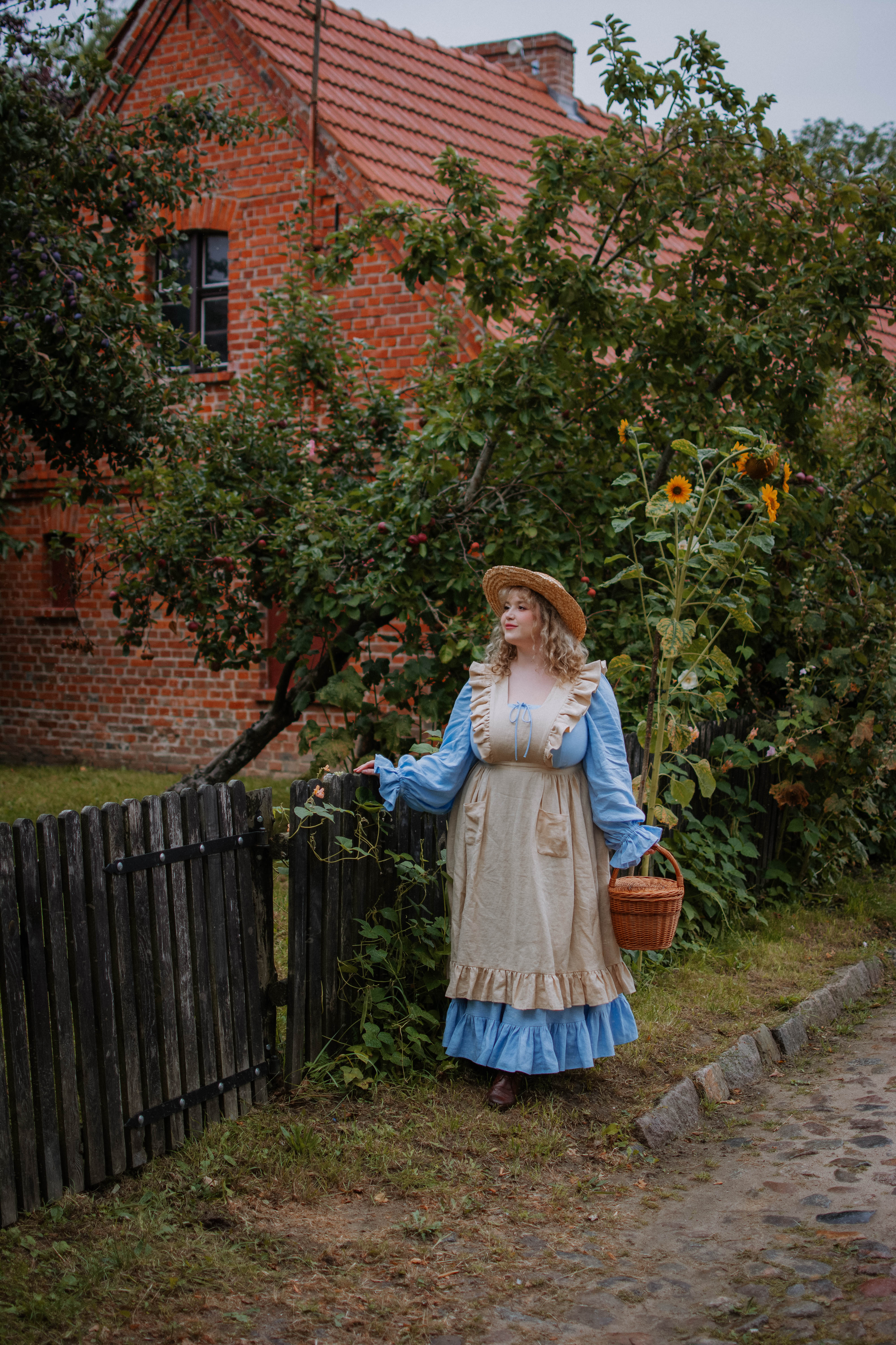 Meg linen Pinafore – LittleWomenAtelier