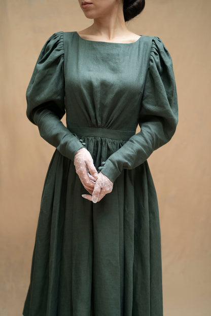 The Amy’23 linen Dress with long sleeves in forest Green