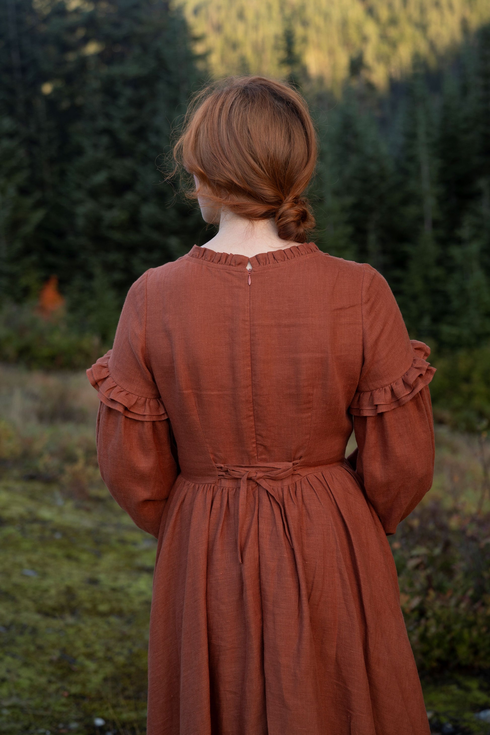 Ella linen dress in rust for women with long sleeves. New collection of Little Women Atelier and UnderATinRoof. New linen clothes, linen vests, boustiers, dresses, chemise.
Kayla Lobermeier and Jill Haupt of @underatinroof