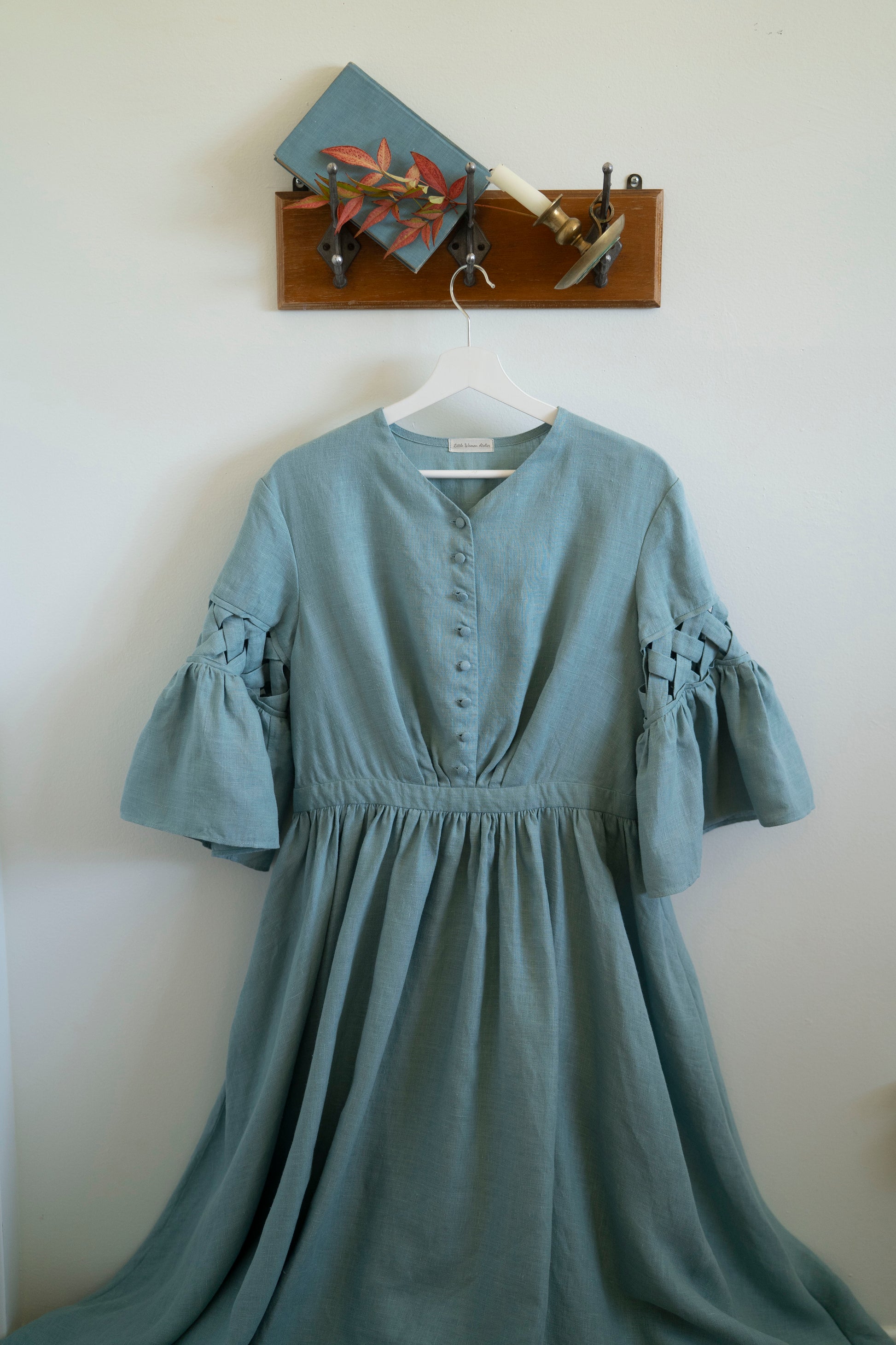 The Meg23 Dress with short sleeves The Meg23 Dress with short sleeves
