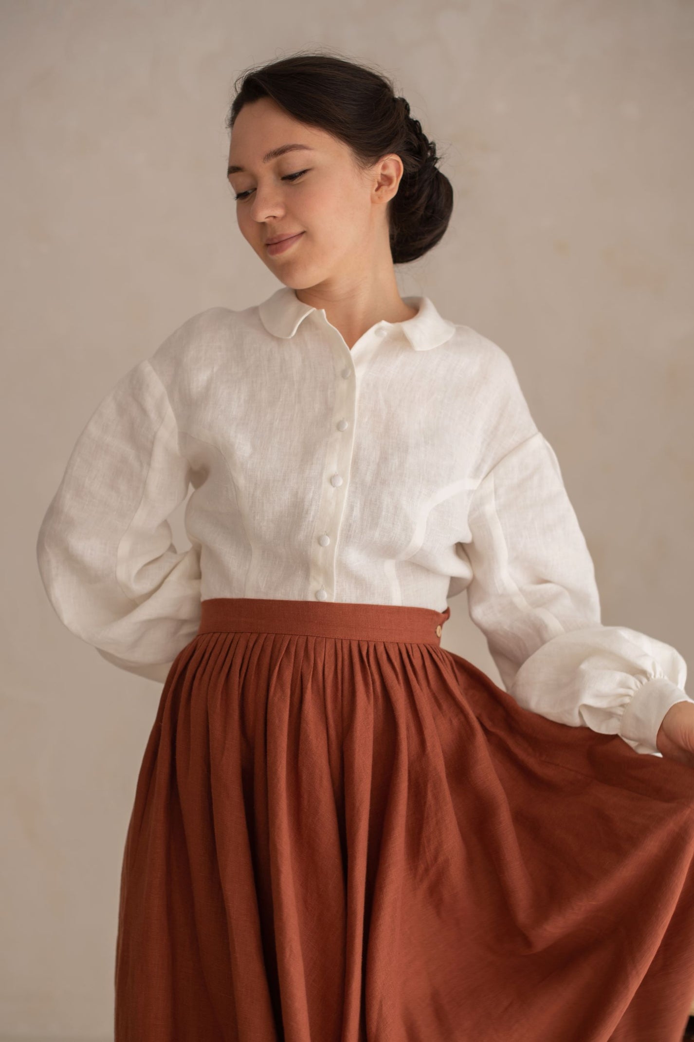 BETH LINEN IN BURGUNDY