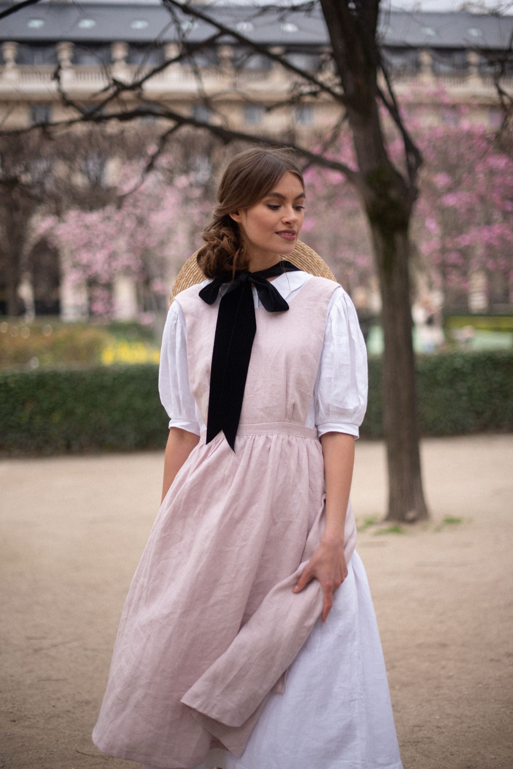 Beth pinafore
